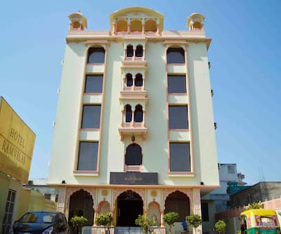 https://imgcld.yatra.com/ytimages/image/upload/t_hotel_yatra_city_desktop/v1446361219/Domestic Hotels/Hotels_Jaipur/Hotel Ram Vilas/_DSC0504.jpg